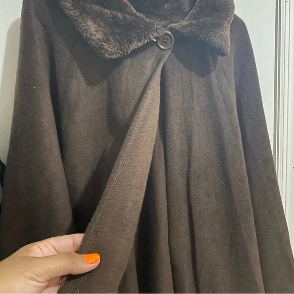 Chic Brown Women's Cape - Picture 5 of 6
